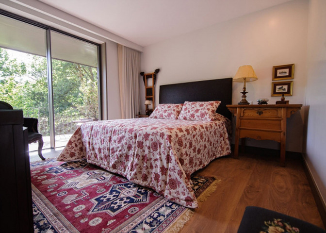 Casa T6 com Piscina Interior Aquecida