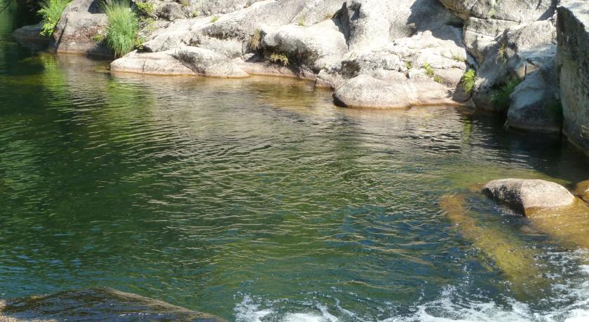 T2 com Piscina Privada