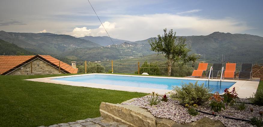 T2 com Piscina Privada