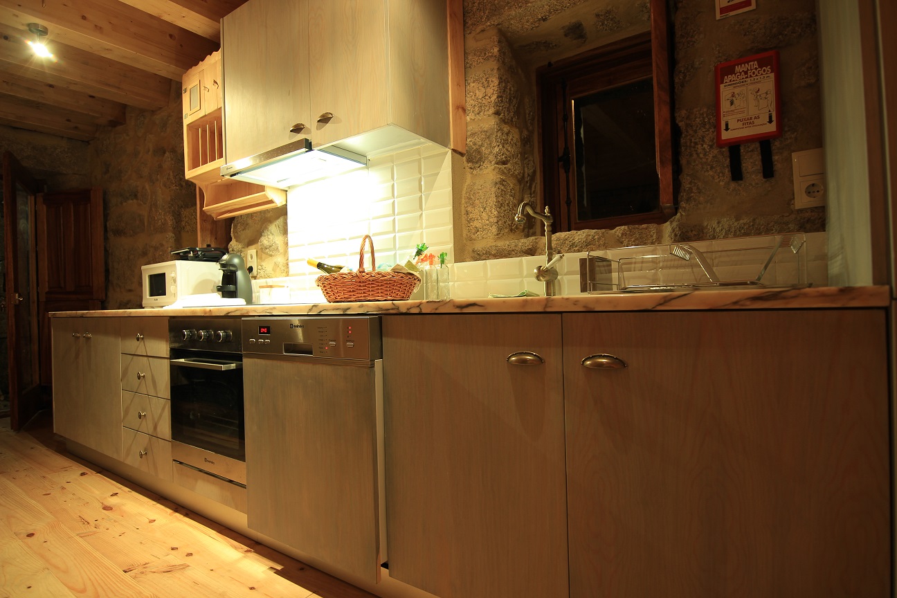 Casa T2 com piscina na Serra da Peneda