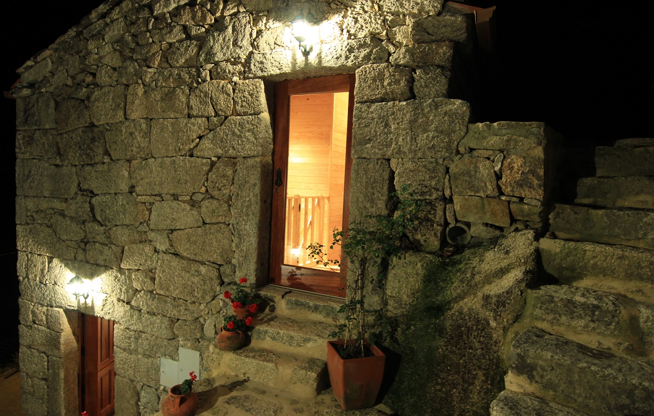 Casa T2 com piscina na Serra da Peneda