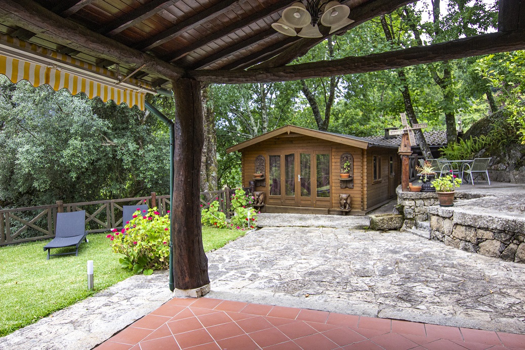 Casa com piscina privada no centro do Gerês