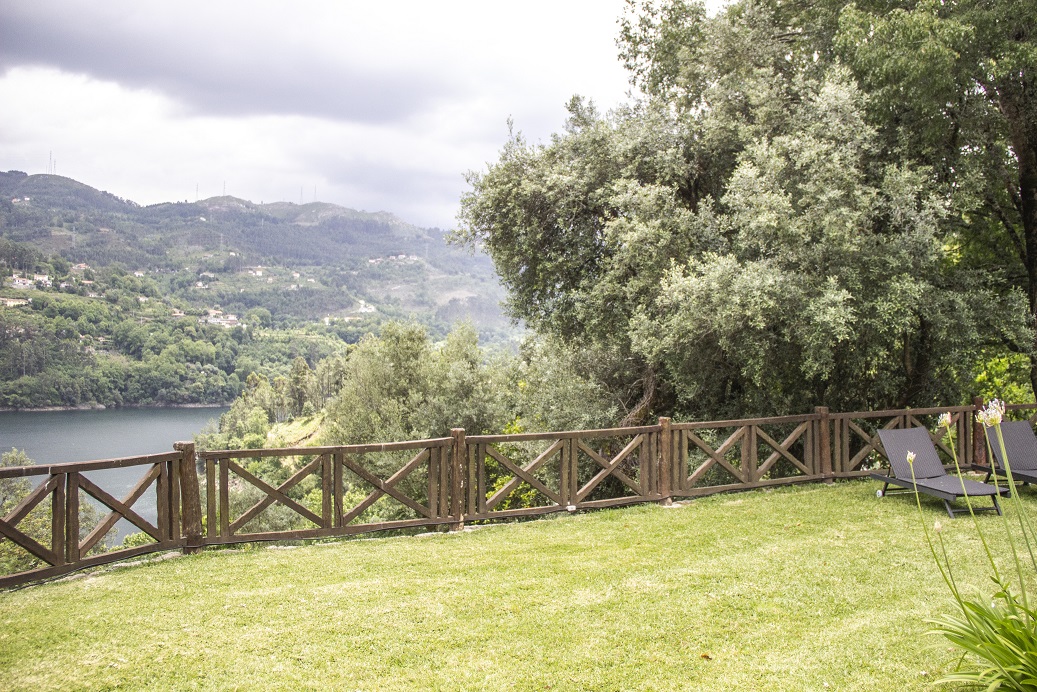 Casa com piscina privada no centro do Gerês