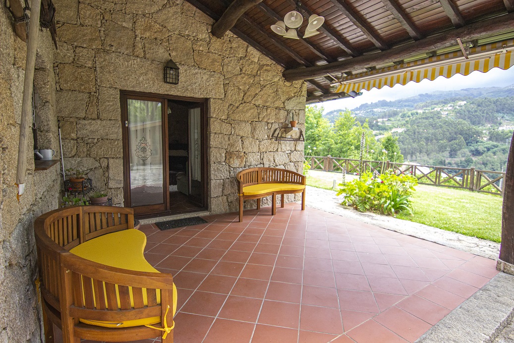 Casa com piscina privada no centro do Gerês