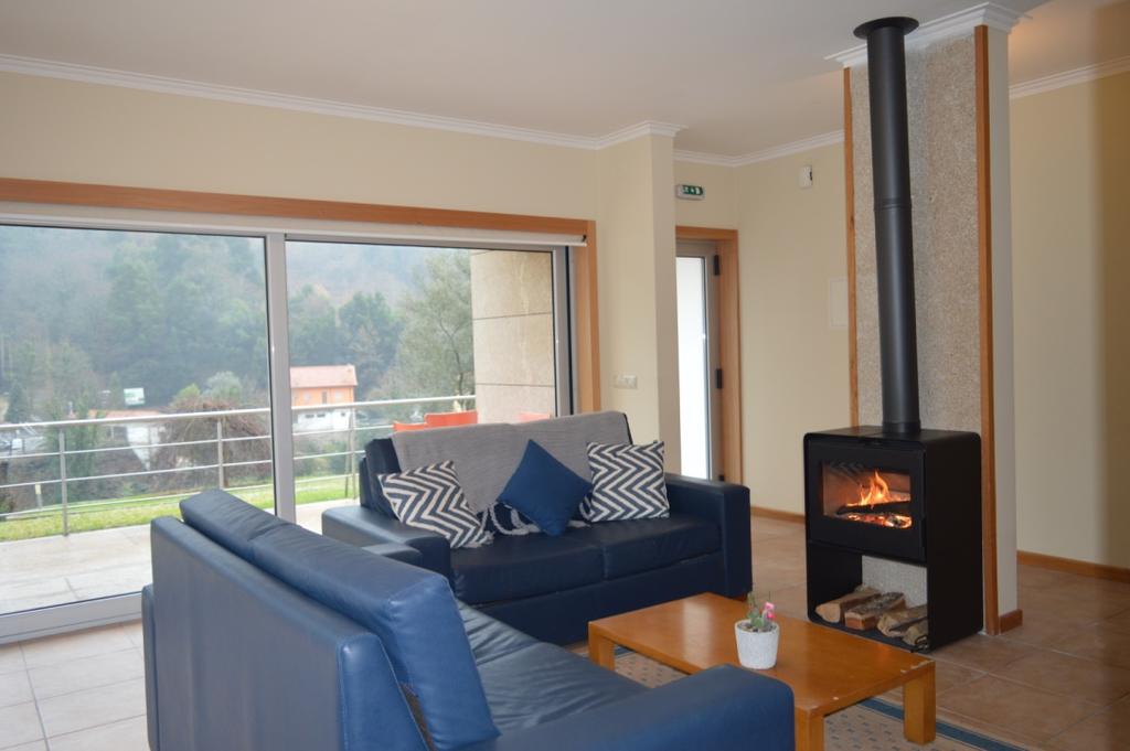 Bungalow com lareira na Vila do Gerês