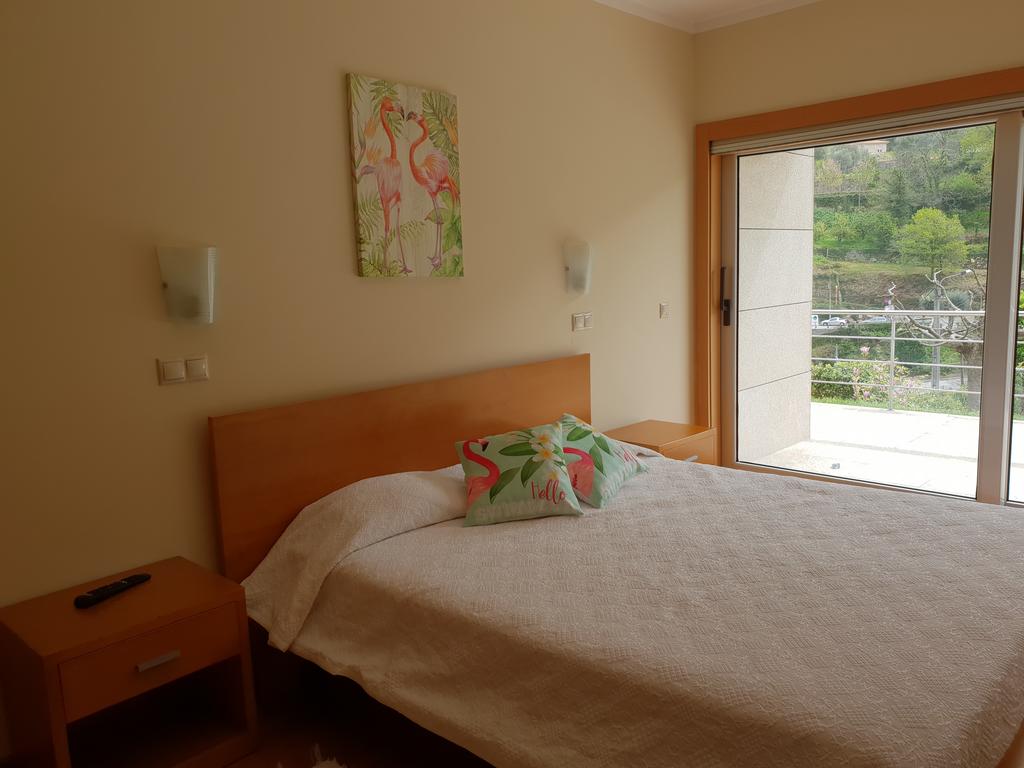 Bungalow com lareira na Vila do Gerês
