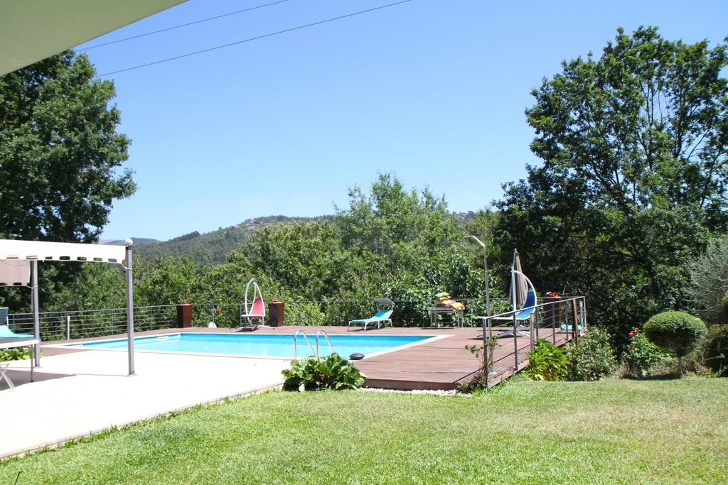 T3 com piscina privada em propriedade isolada