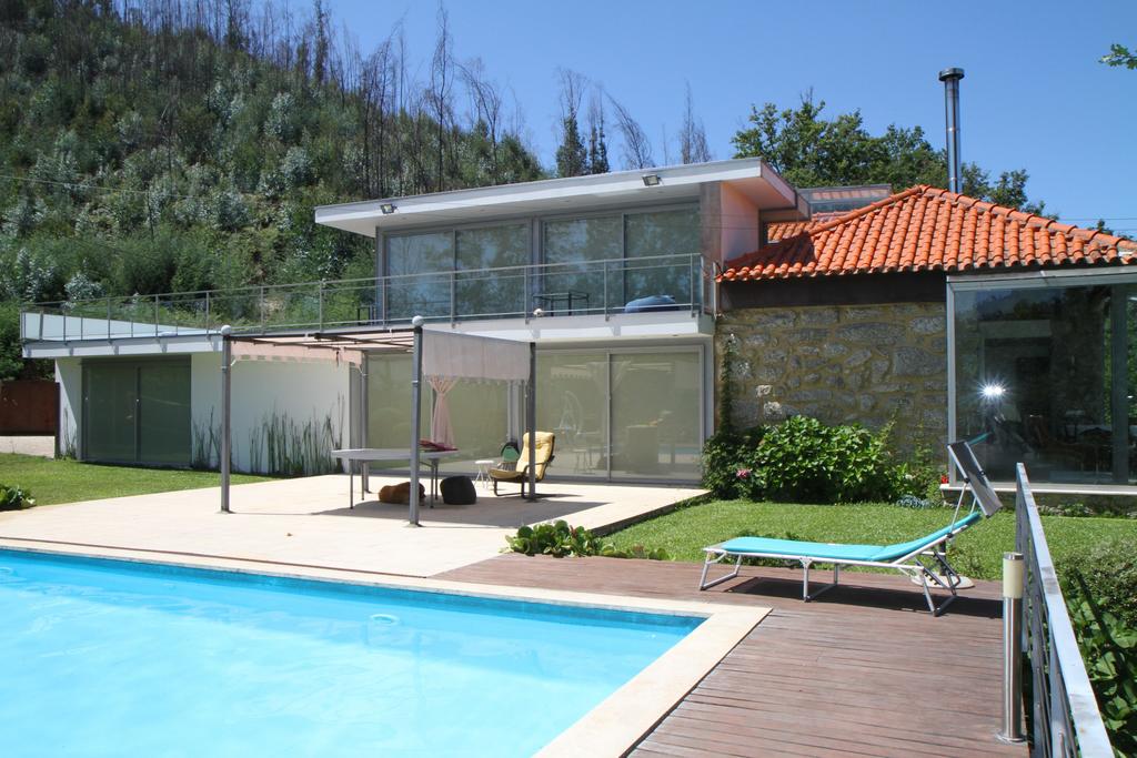 T3 com piscina privada em propriedade isolada