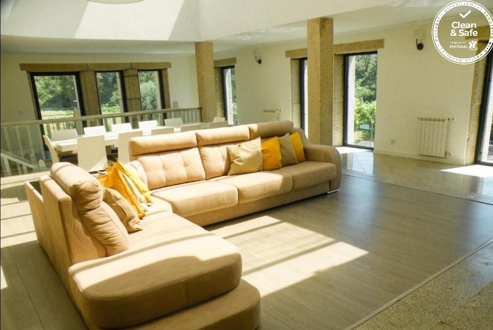 Casa T4 com Piscina Aquecida