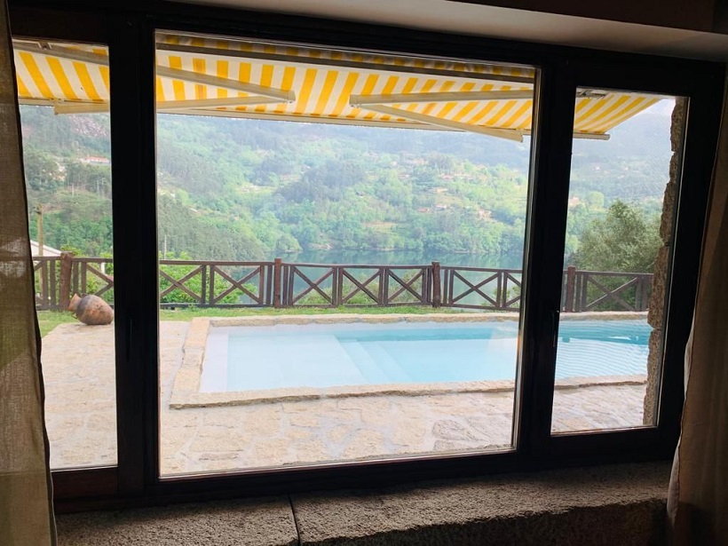 Casa com piscina privada no centro do Gerês