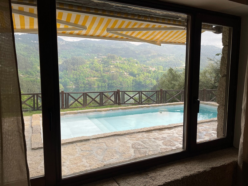 Casa com piscina privada no centro do Gerês