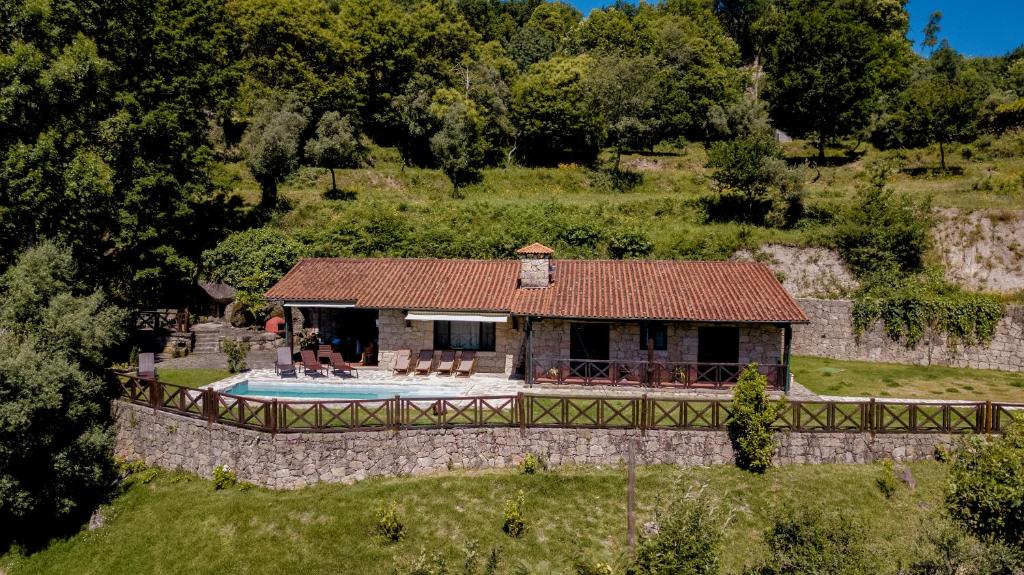 Casa com piscina privada no centro do Gerês