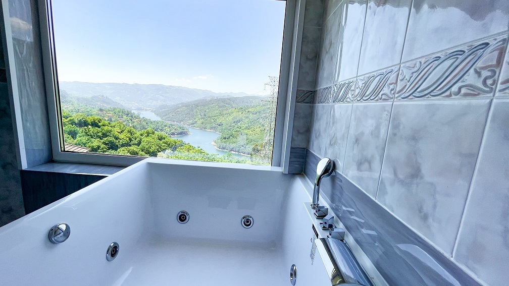Casa T2 com piscina privada na Caniçada