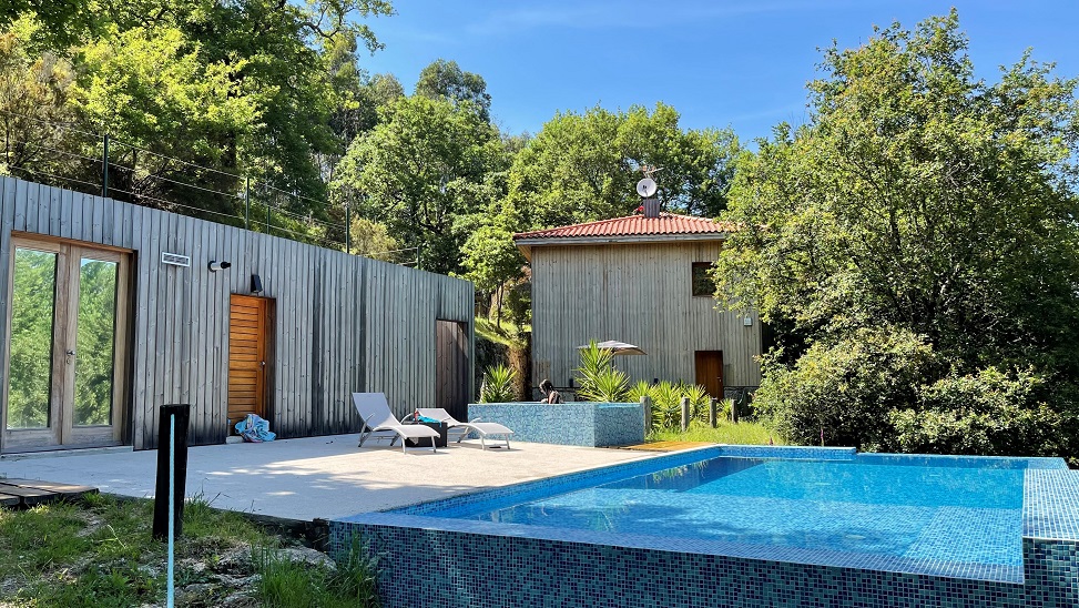 T3 com piscina, jacuzzi, banho turco, duche de jactos