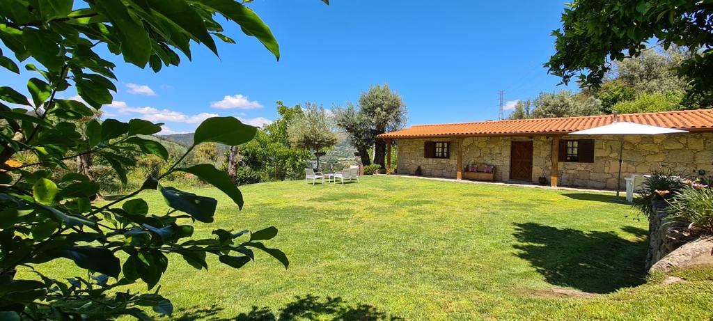 Casa T2 com Piscina Privada III