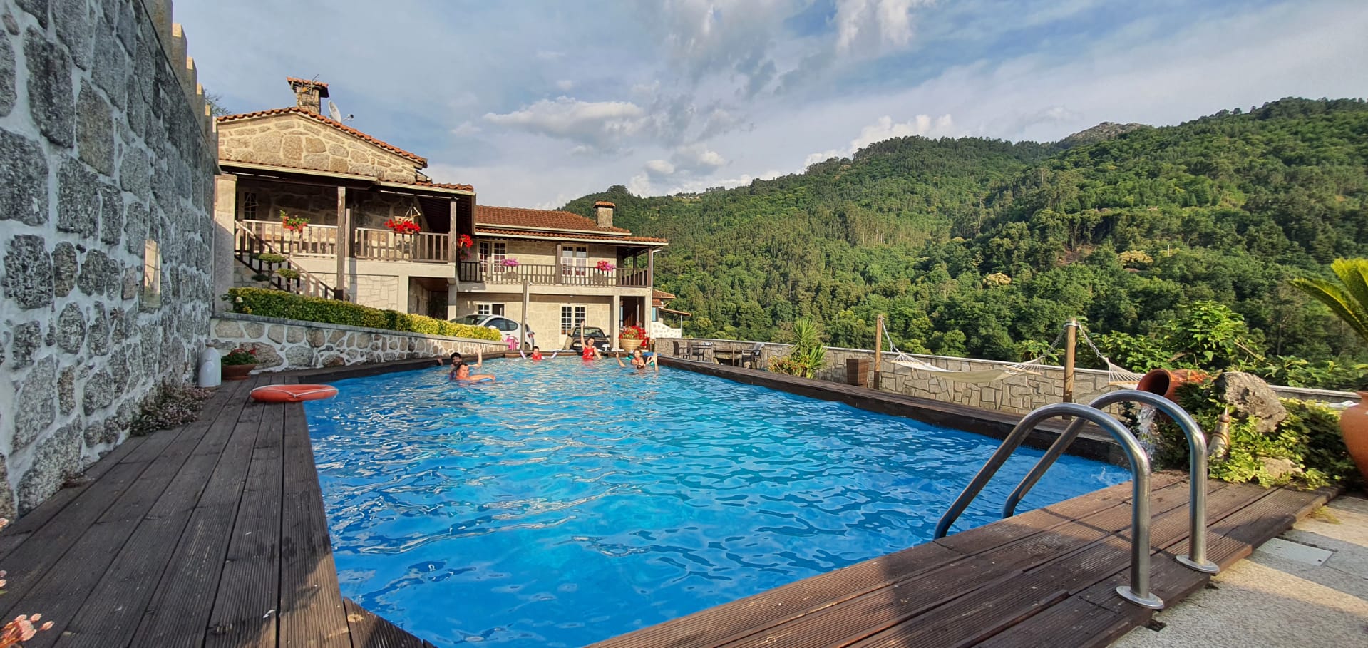 Casa com piscina em pleno Gerês