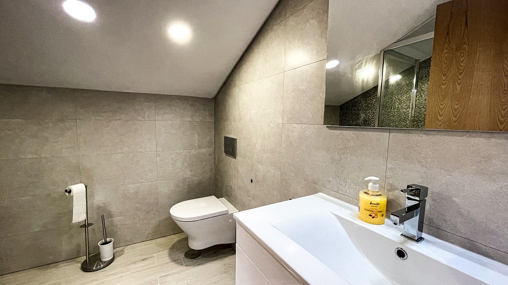 Casa com piscina perto das cascatas