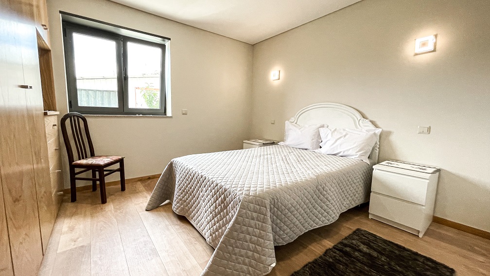 Casa com piscina perto das cascatas