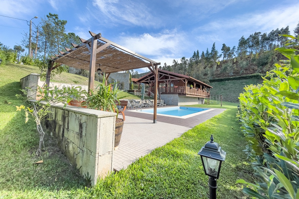 Bungalow T2 com piscina privada em Vieira do Minho