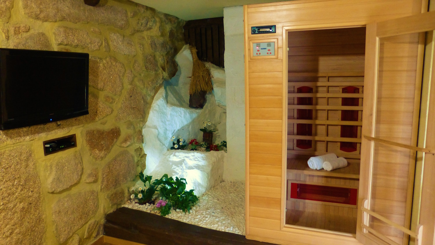 T1 com sauna e jacuzzi privado