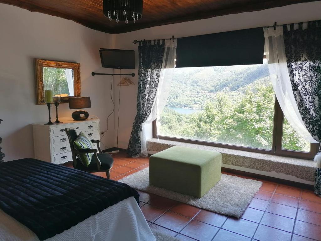 T5 com piscina privada em Valdosende