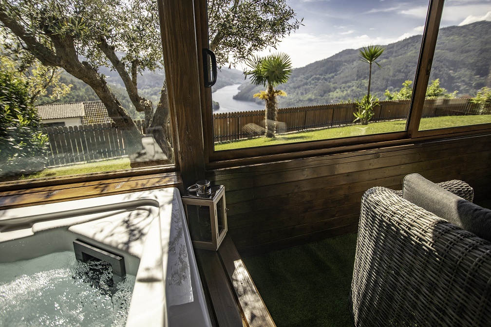 Bungalow T2 com piscina privada e Jacuzzi em Vieira do Minho