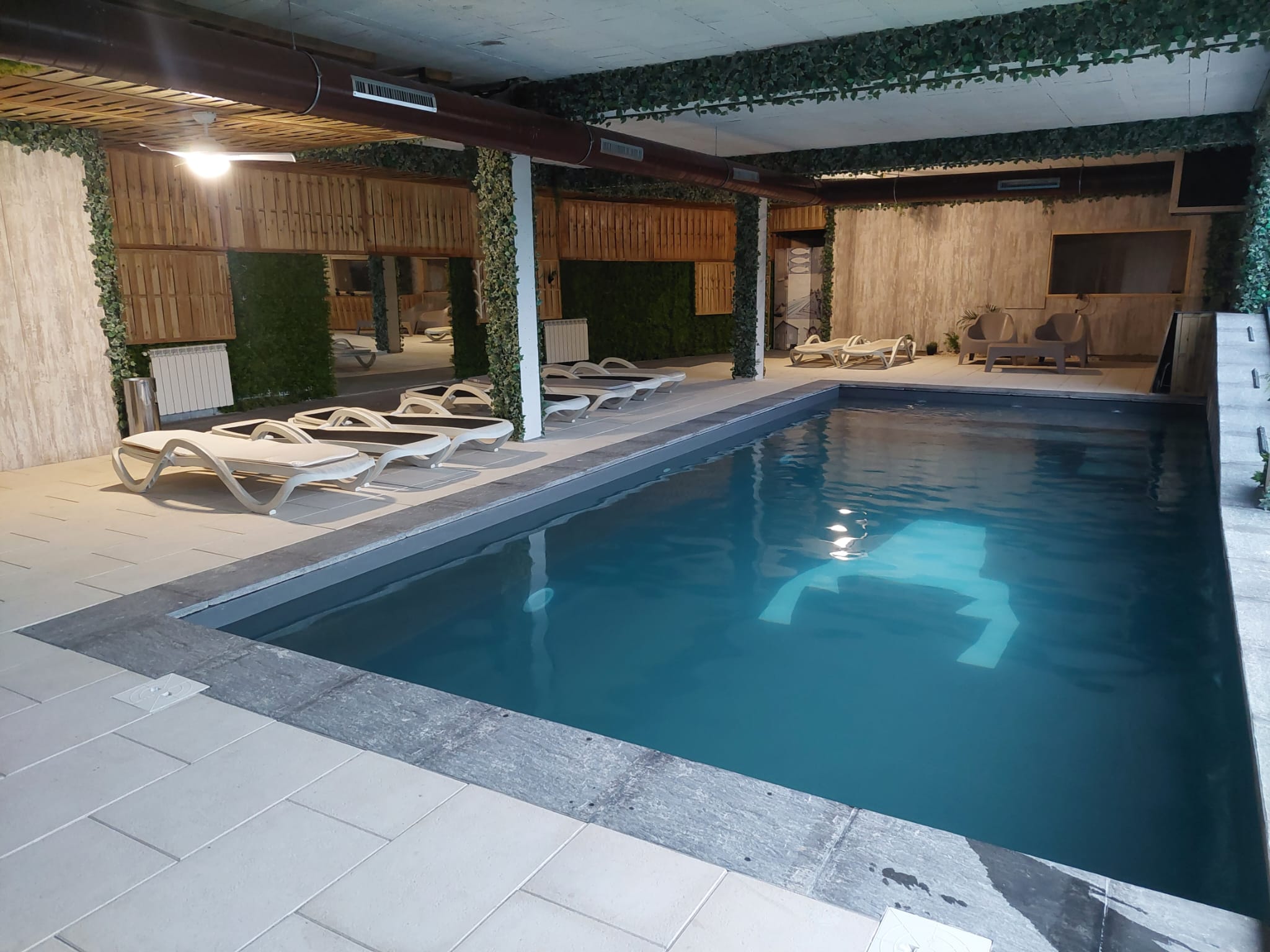 Casa do Carvalho com Jacuzzi e piscina interior