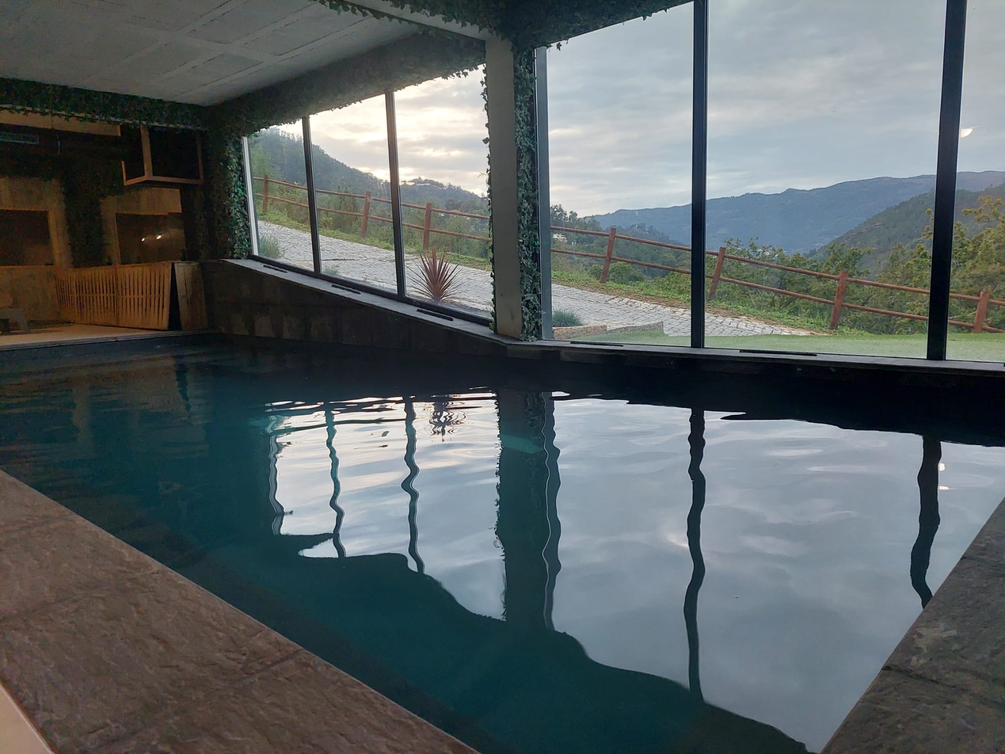 Casa do Carvalho com Jacuzzi e piscina interior