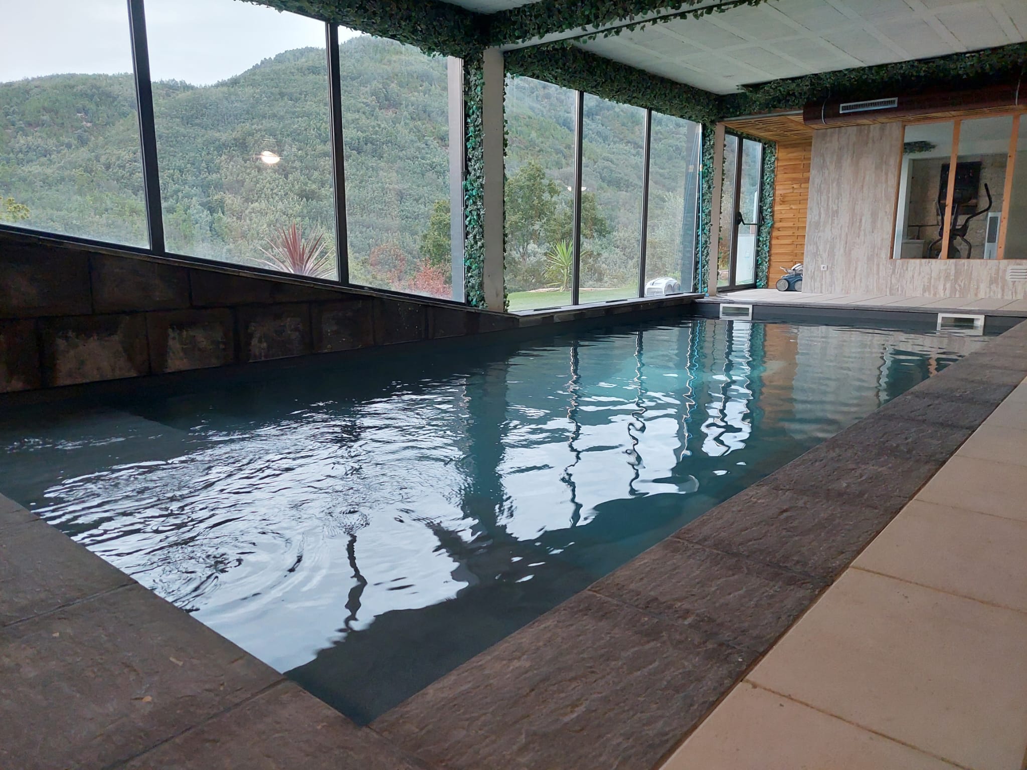 Casa do Carvalho com Jacuzzi e piscina interior