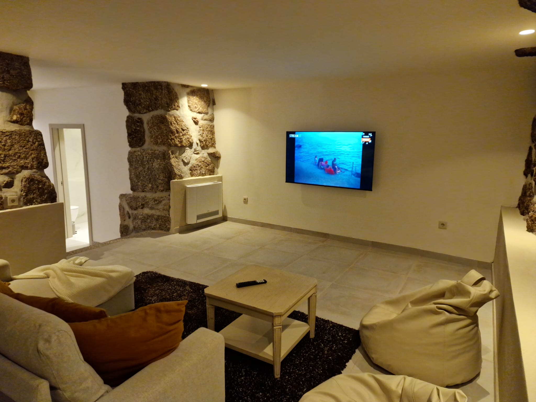 T6 com piscina privada interior e exterior