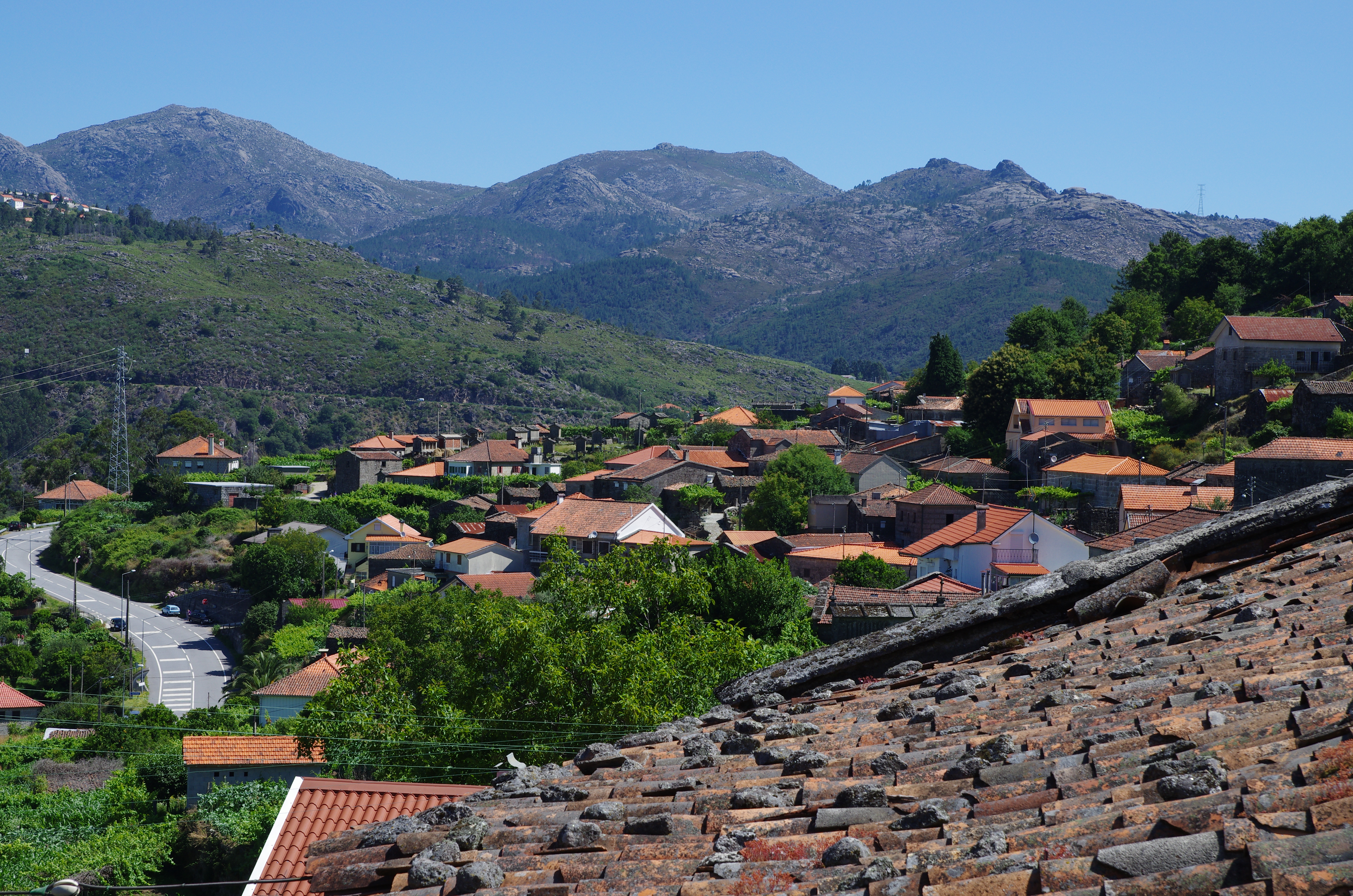 Casa de Pedra T2 em aldeia rústica