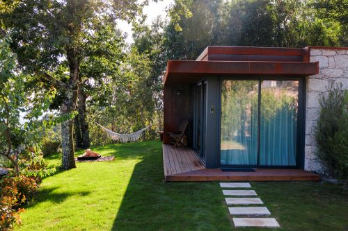 Aqua bungalow