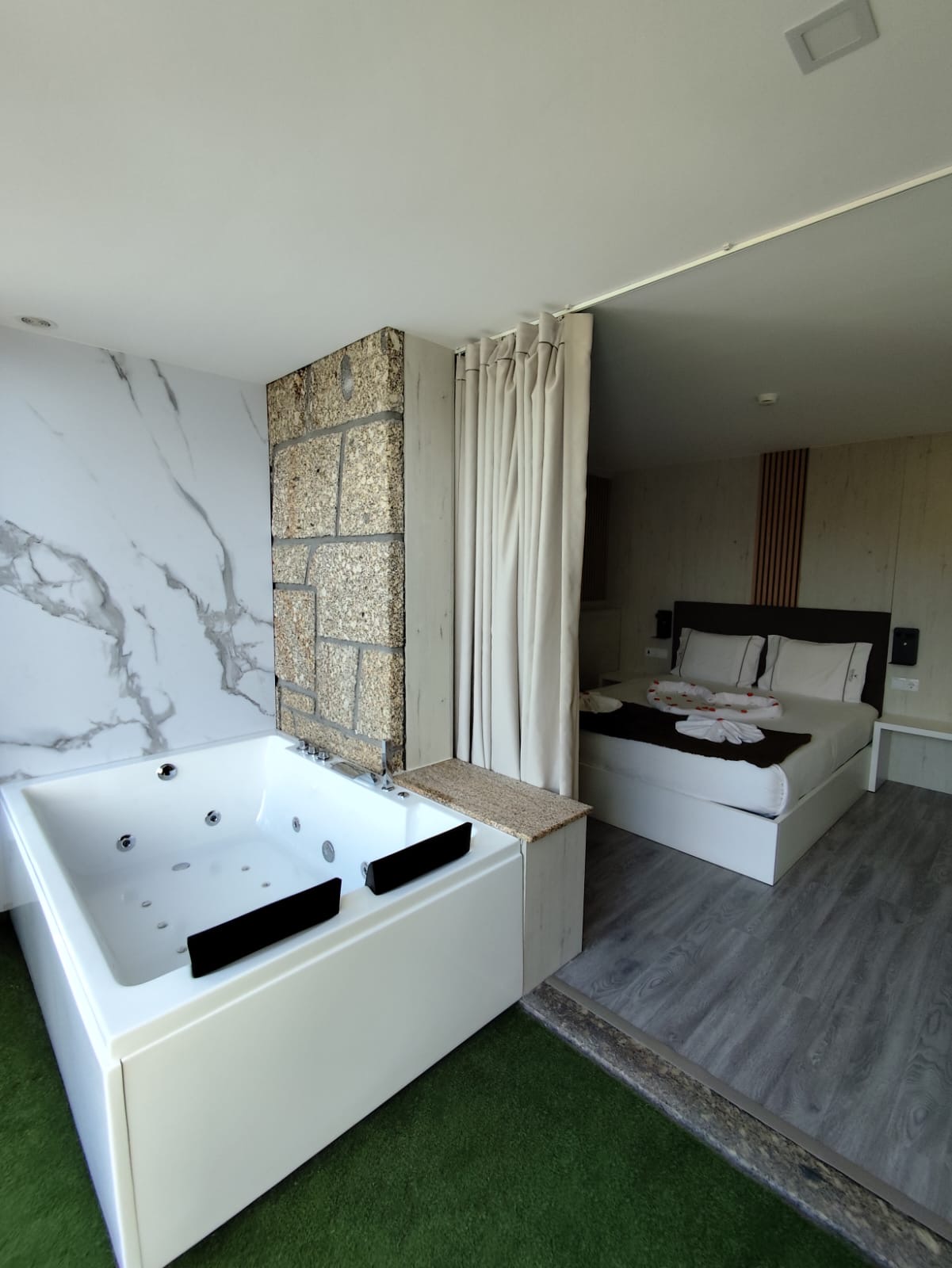 Quarto 15 com Hidromassagem