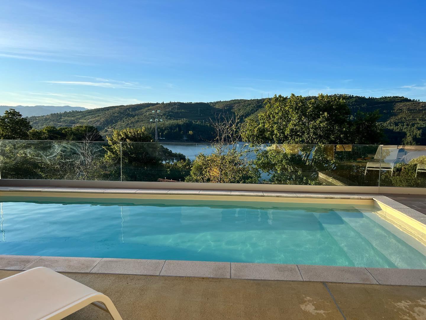 Casa de Luxo com Jacuzzi e Piscina Privada