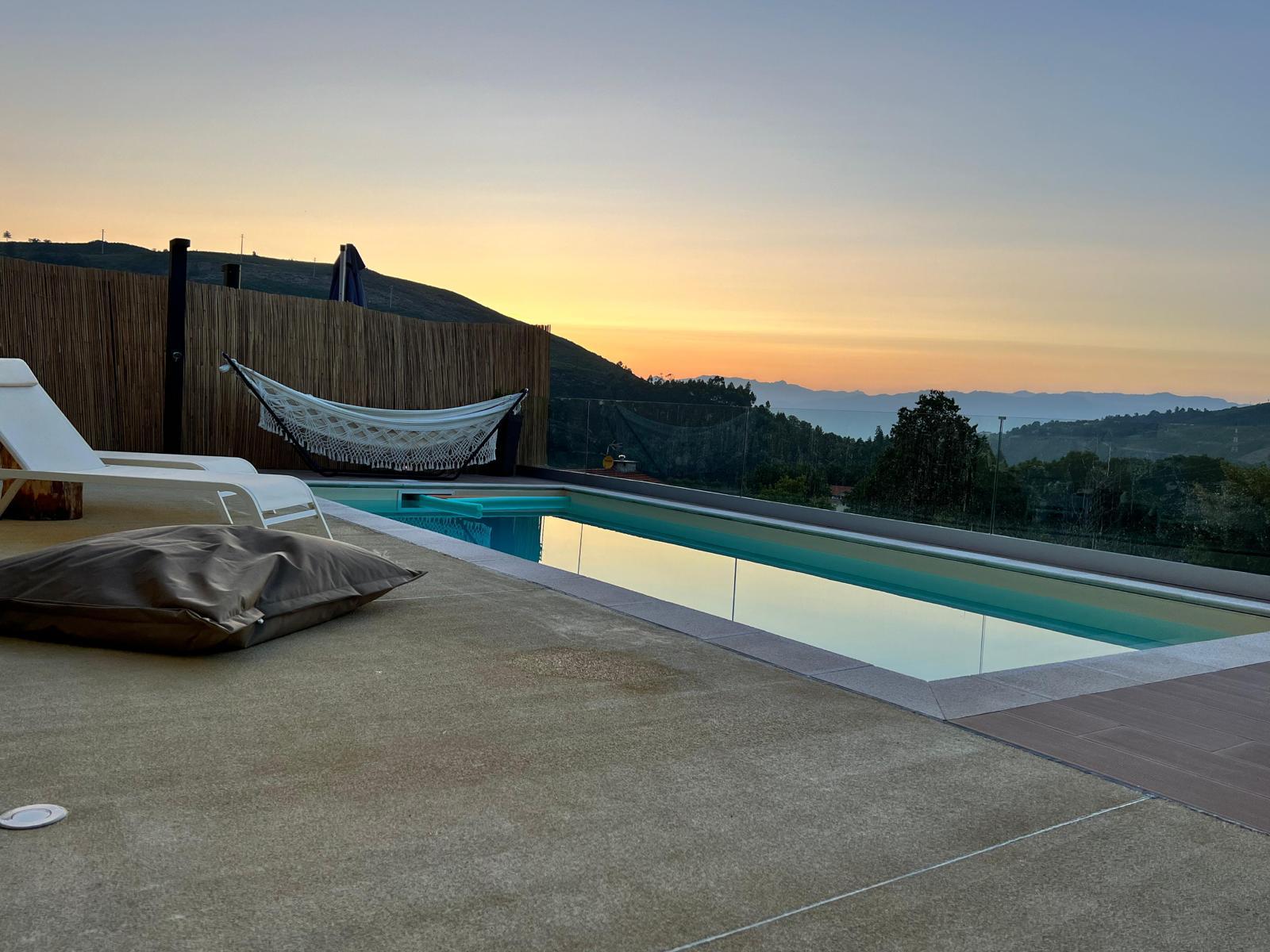 Casa de Luxo com Jacuzzi e Piscina Privada