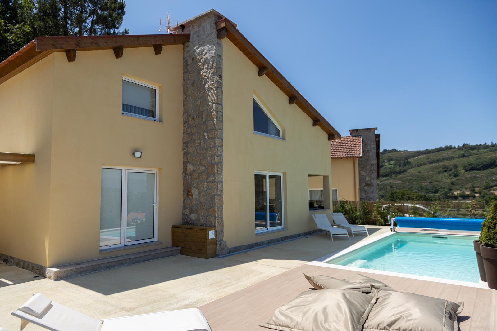 Casa T4 de Luxo com Jacuzzi e Piscina Privada