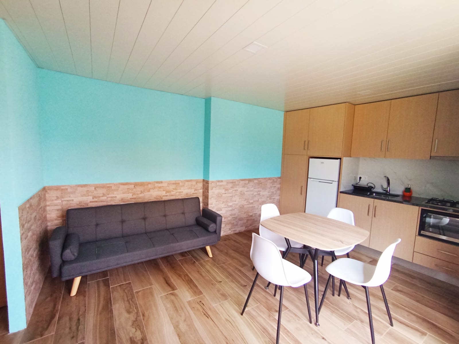 Casa com piscina perto das cascatas