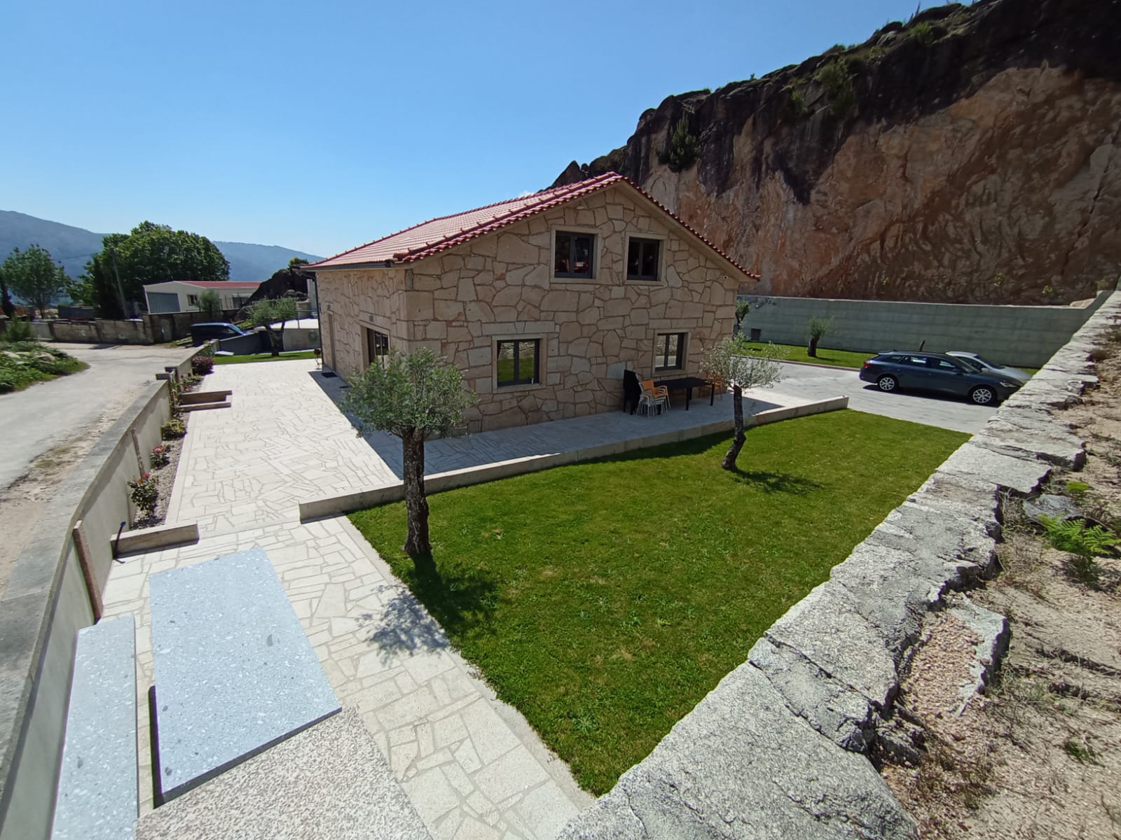 Casa com piscina perto das cascatas